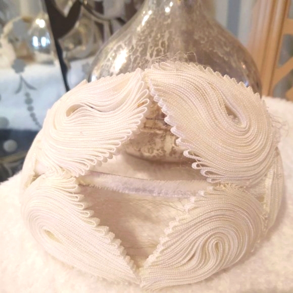 ~Vintage-Ivory Chic Headband Crown - Picture 5 of 5